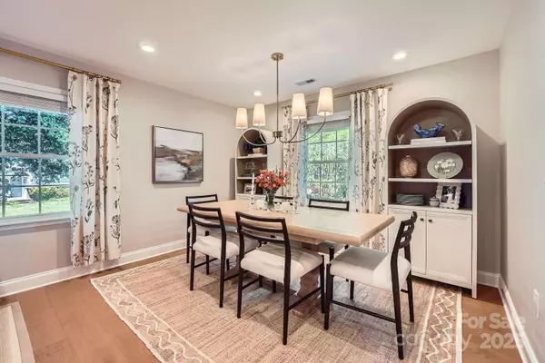 Charlotte, NC 28210,700 Cooper DR