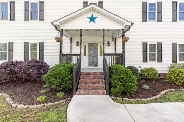 Gastonia, NC 28056,311 Cooks Lake RD