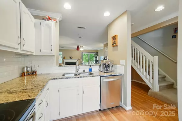 Charlotte, NC 28277,9036 Four Mile Creek RD