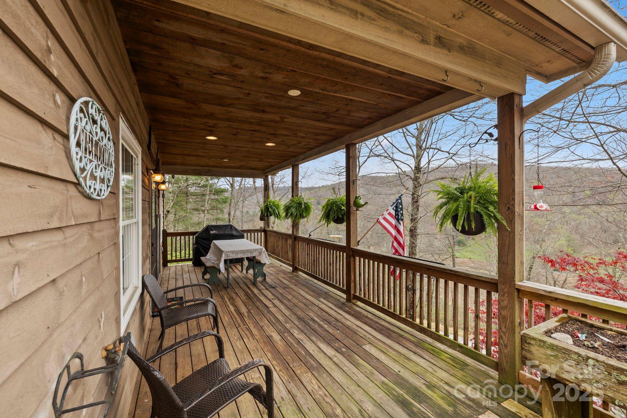 50 Honey Mountain LN, Lake Toxaway, NC 28747