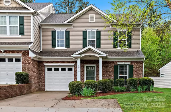 5938 Hollow Wood CT, Winston Salem, NC 27104