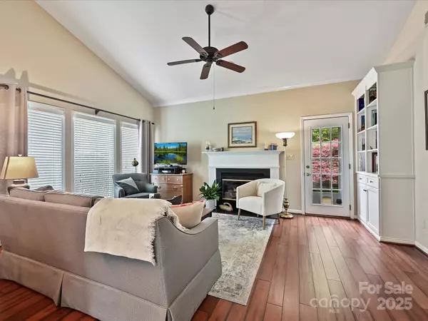 Charlotte, NC 28270,2516 Middlebridge LN