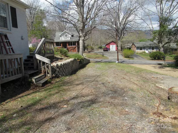 Black Mountain, NC 28711,107 9th ST
