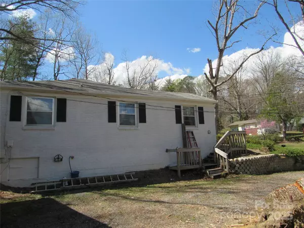 Black Mountain, NC 28711,107 9th ST