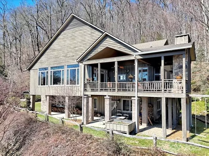 116 Dana RD, Waynesville, NC 28786