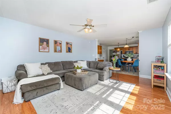 Mooresville, NC 28117,114 Rolling Stone CT