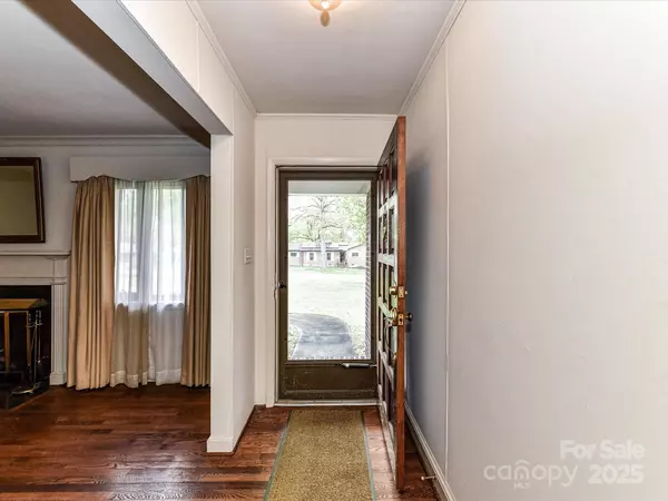 Charlotte, NC 28214,225 Enwood DR