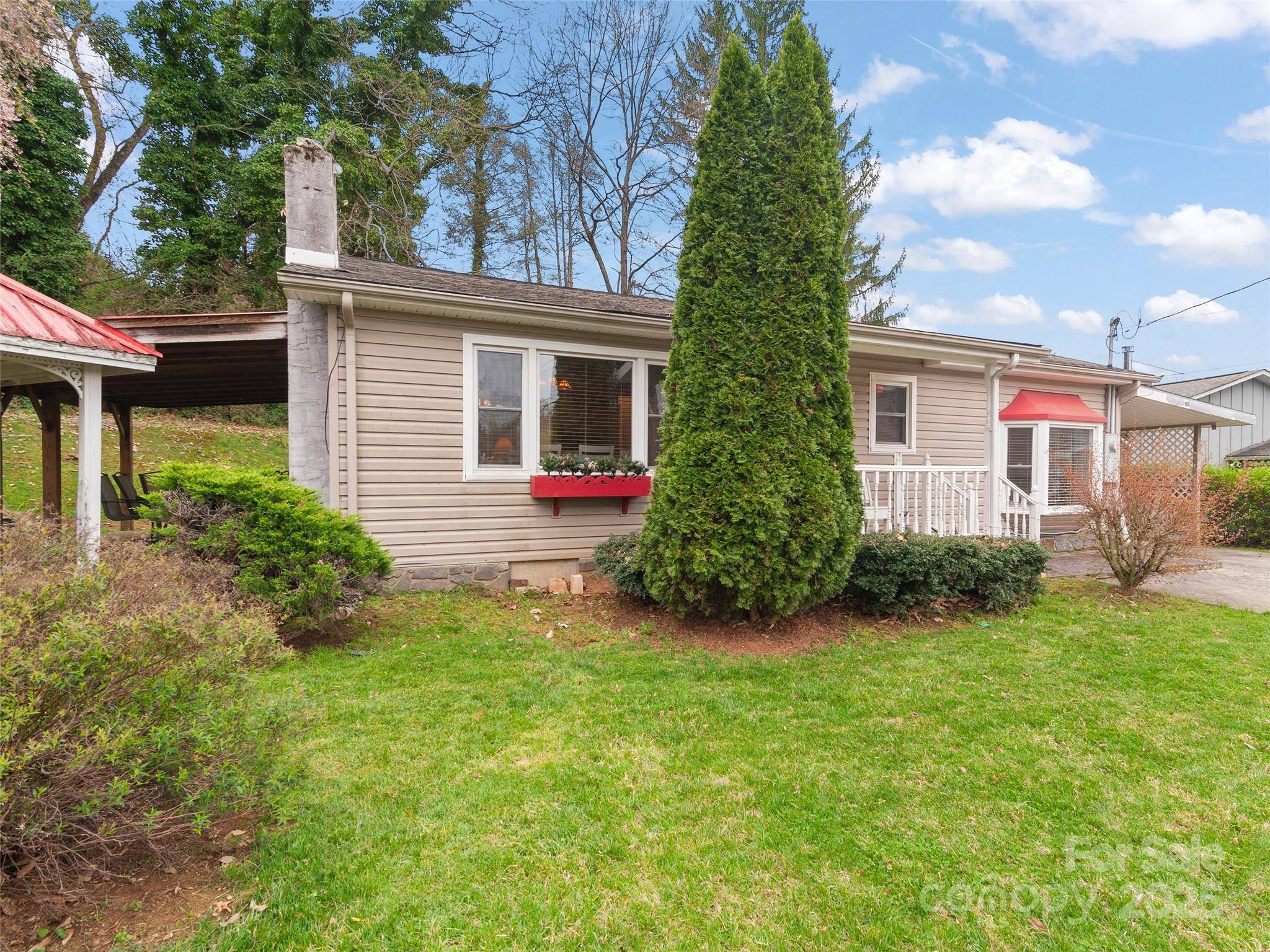 Waynesville, NC 28786,151 Meadow ST