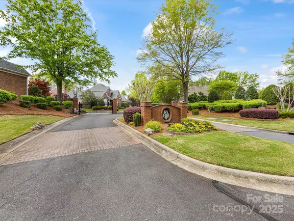 Charlotte, NC 28277,10626 Newberry Park LN