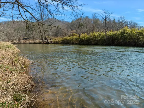 Burnsville, NC 28714,827 US HWY 19W HWY