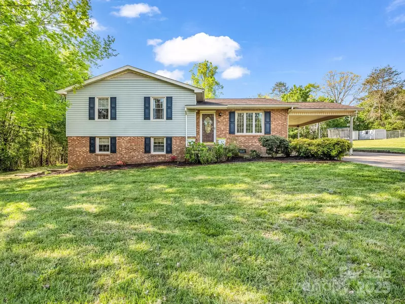 222 E Melissa LN, Forest City, NC 28043
