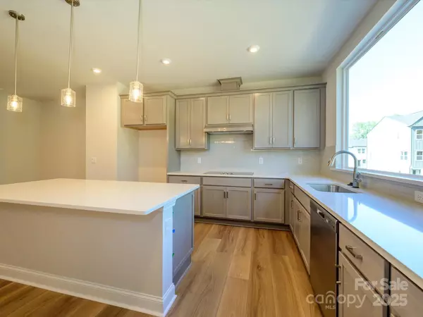Charlotte, NC 28217,8048 Cedarsmith CT