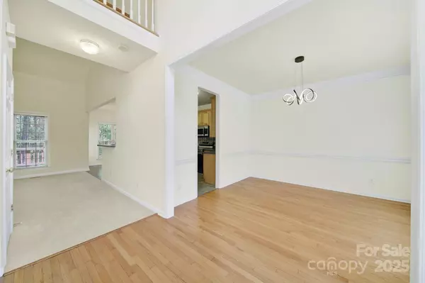 Charlotte, NC 28269,7935 Harrington Woods RD