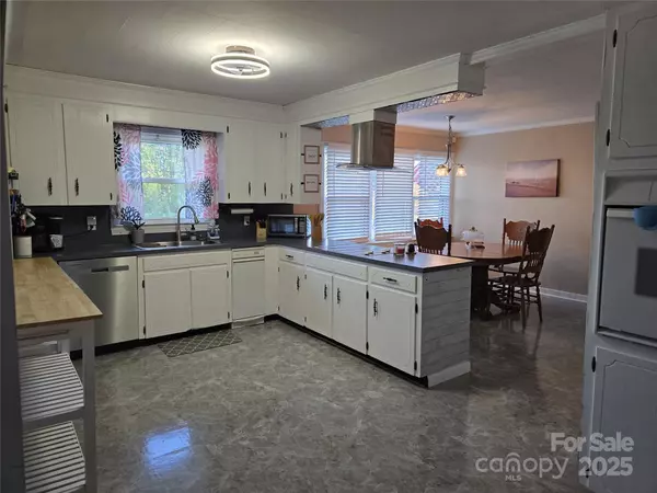 Claremont, NC 28610,3025 School ST