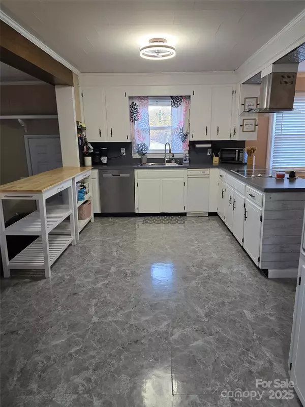 Claremont, NC 28610,3025 School ST