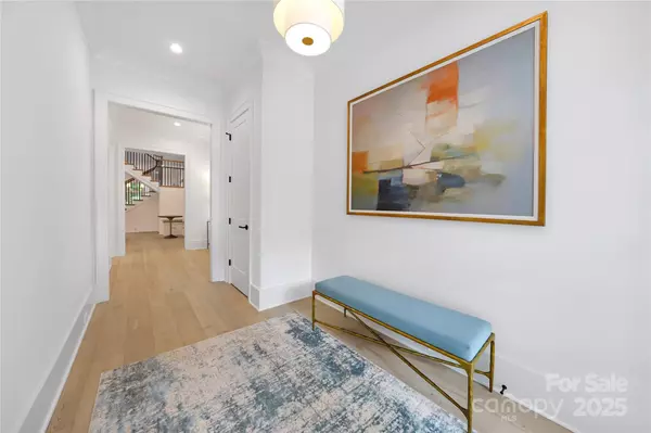 Charlotte, NC 28211,5031 Gilchrist RD #1A