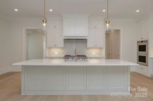 Charlotte, NC 28211,5035 Gilchrist RD #1B