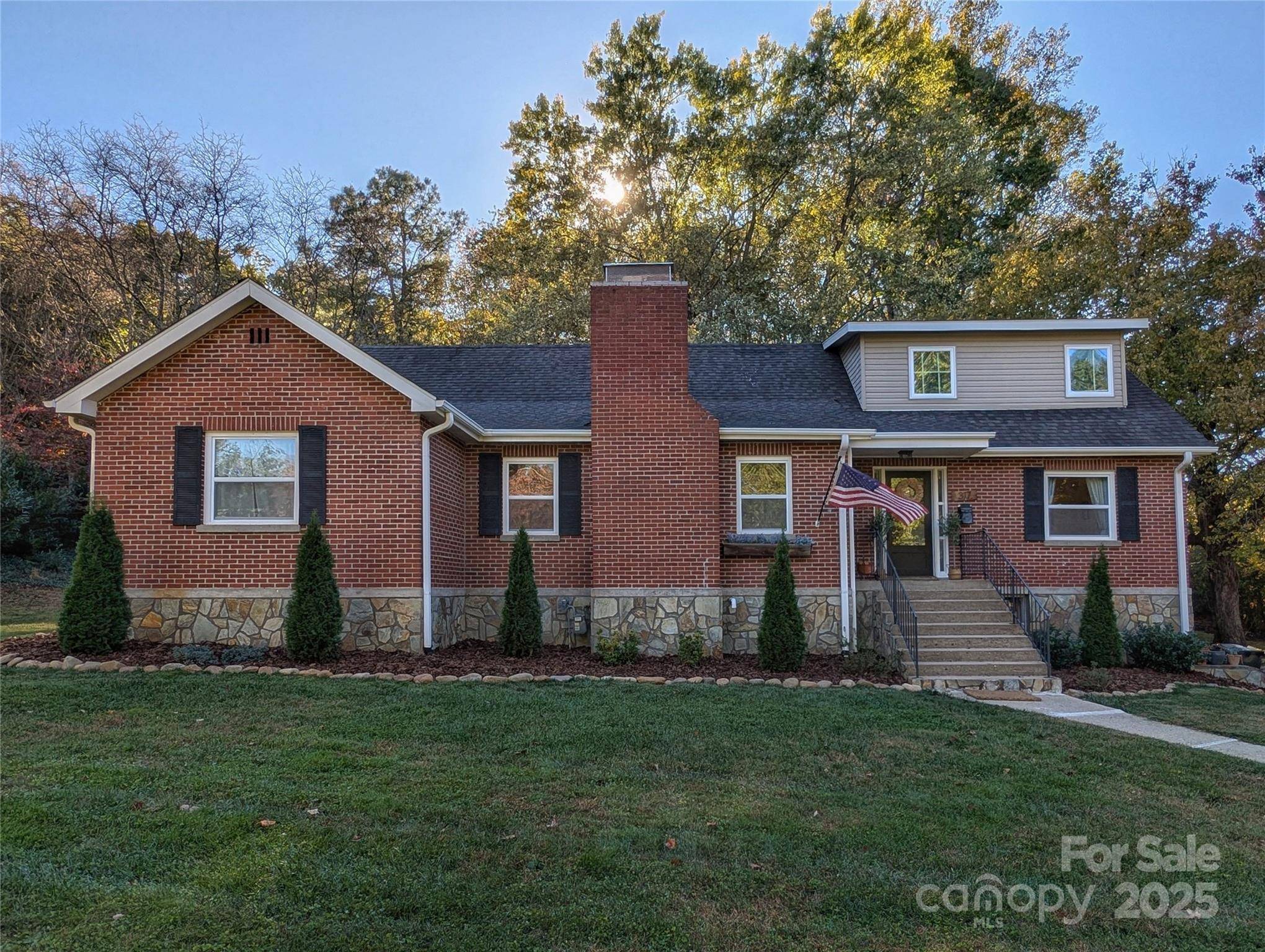 Waynesville, NC 28786,317 Balsam DR