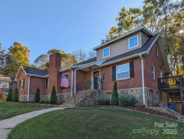 Waynesville, NC 28786,317 Balsam DR