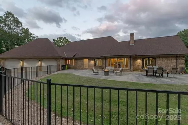 Lexington, NC 27292,260 Burkhart RD