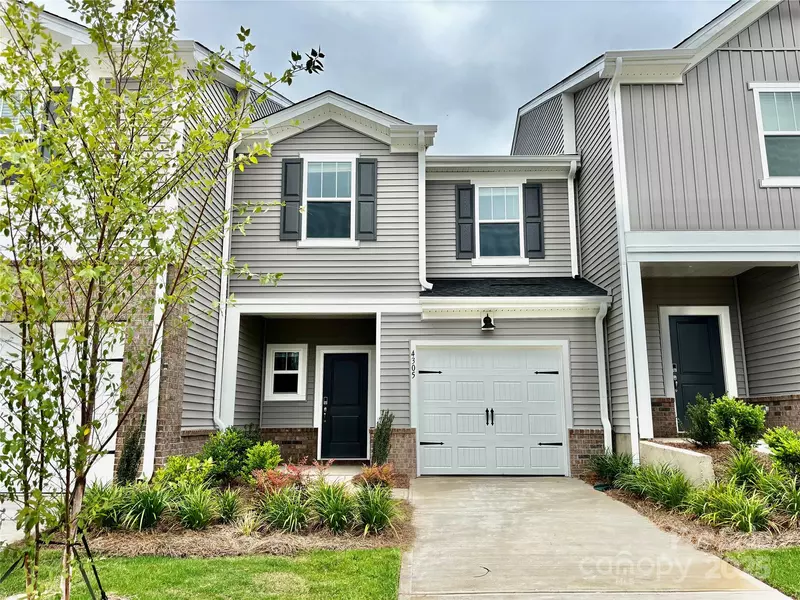 4305 Summit Woods DR, Charlotte, NC 28216