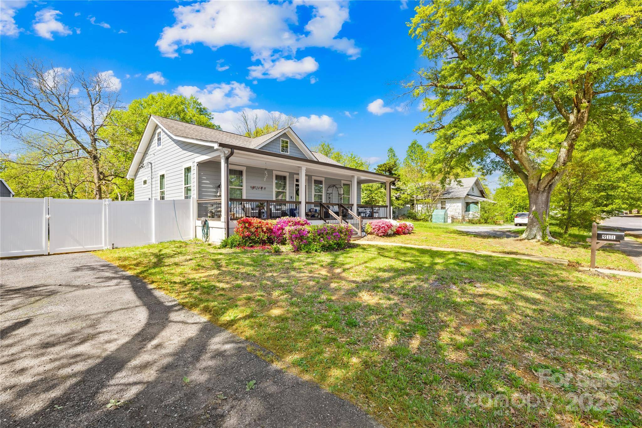 Shelby, NC 28150,911 Earl ST