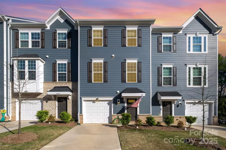 2410 Dr Carver RD, Charlotte, NC 28208