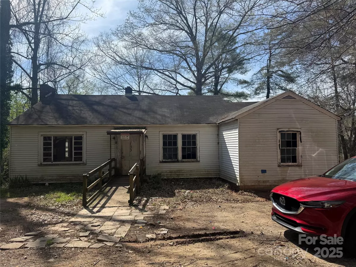 Lenoir, NC 28645,133 Green PL