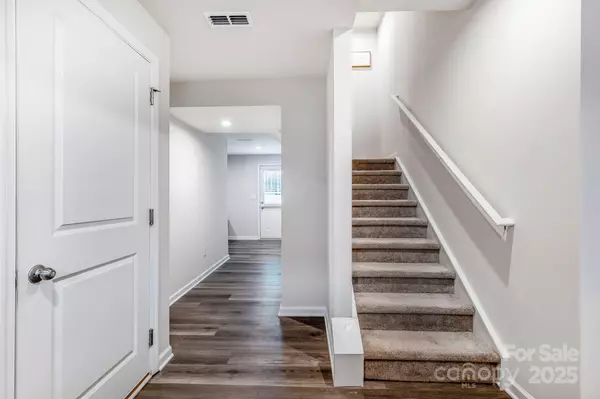 Charlotte, NC 28214,2051 Langer ST