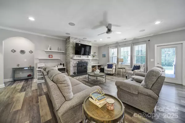 Charlotte, NC 28215,10416 Glenmac RD