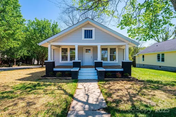 1143 N College AVE, Newton, NC 28658