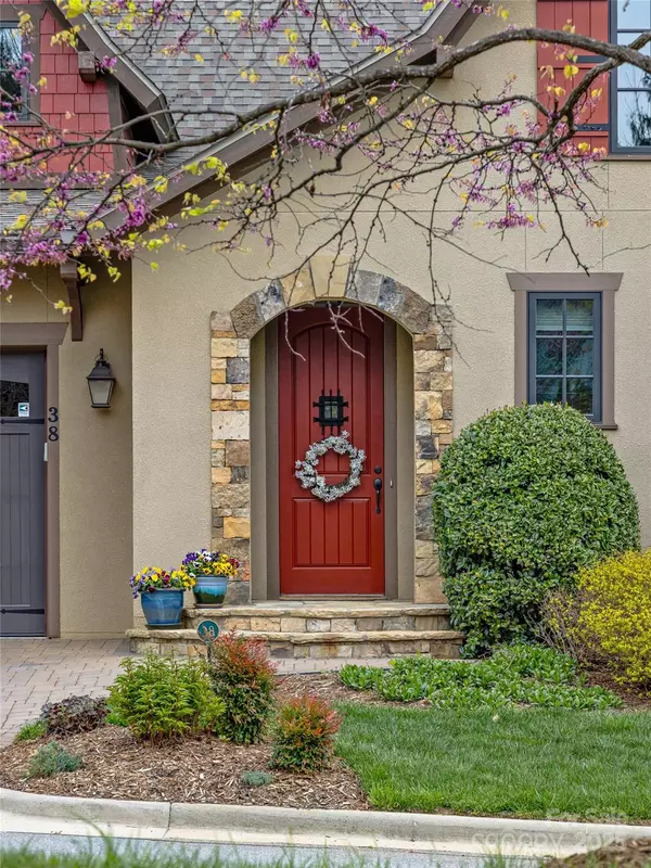 Asheville, NC 28804,38 Chantilly DR