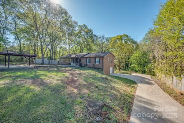 Mooresboro, NC 28114,176 Cliffside ST