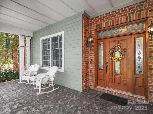 Hendersonville, NC 28792,125 Lindsley CT