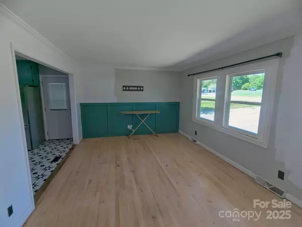 Shelby, NC 28152,805 Mark DR