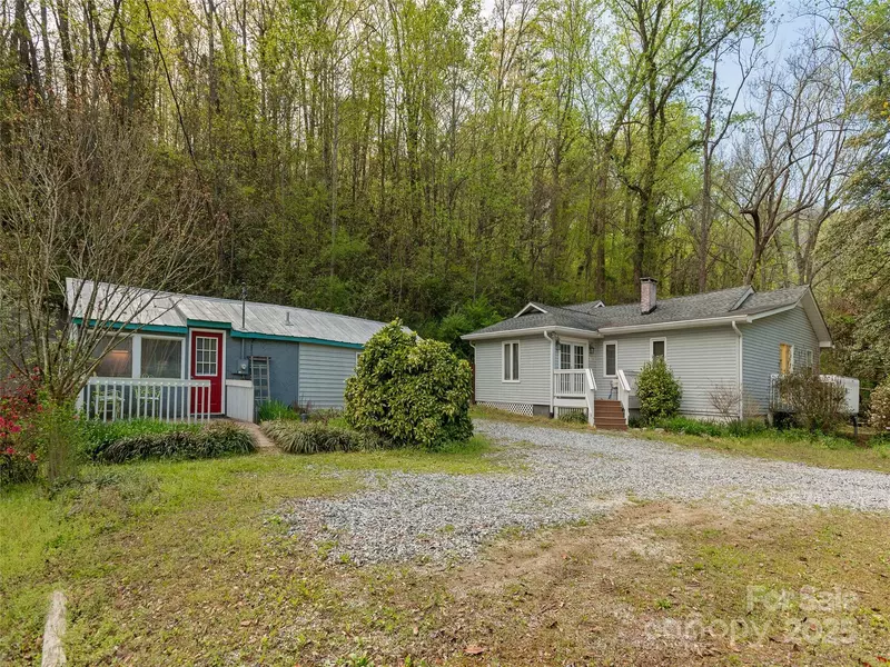 211 Warrior Mountain RD, Tryon, NC 28782