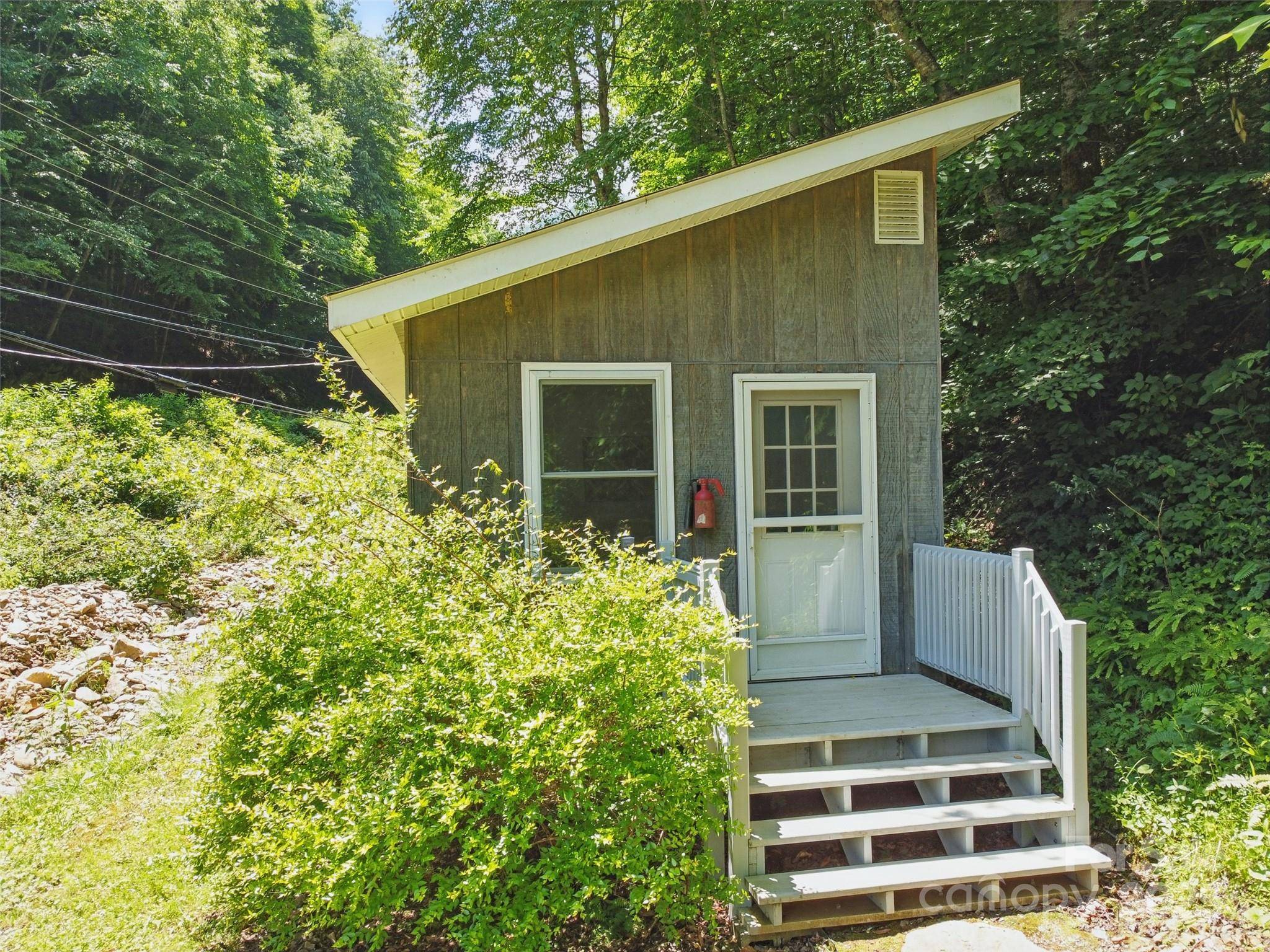 Burnsville, NC 28714,3829 Coxes Creek RD