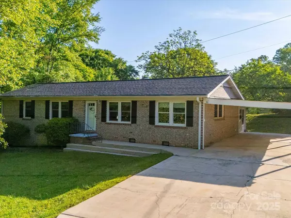 1277 Rainbow CIR, Catawba, SC 29704