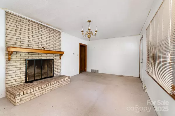 Statesville, NC 28677,1444 Harris ST