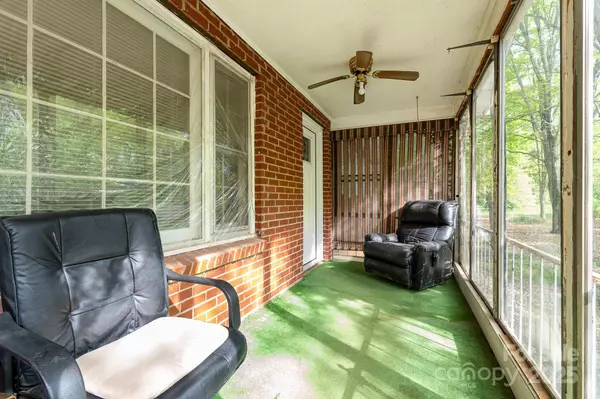 Statesville, NC 28677,1444 Harris ST