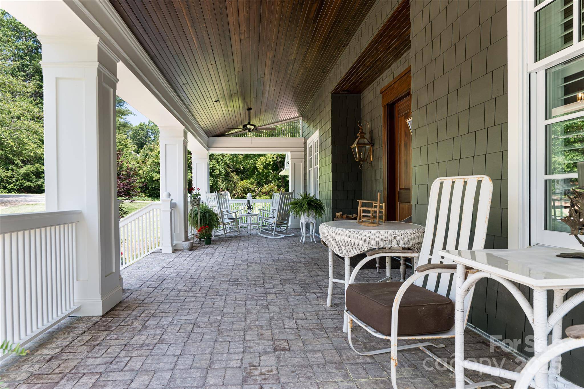 Asheville, NC 28803,1 Cedar Chine DR