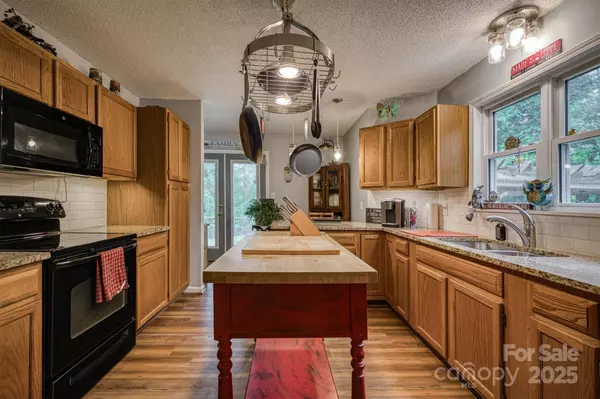 Morganton, NC 28655,3085 Hunters Ridge CT