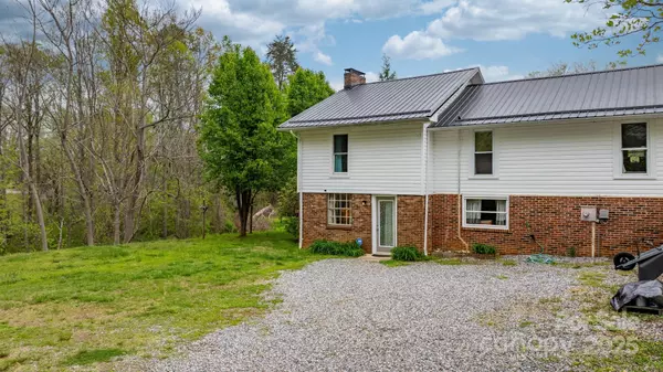 Valdese, NC 28690,1040 Orchard ST SW