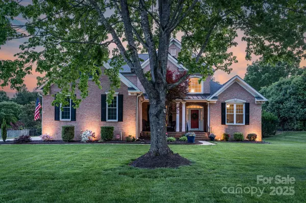 1614 Crestgate DR, Waxhaw, NC 28173