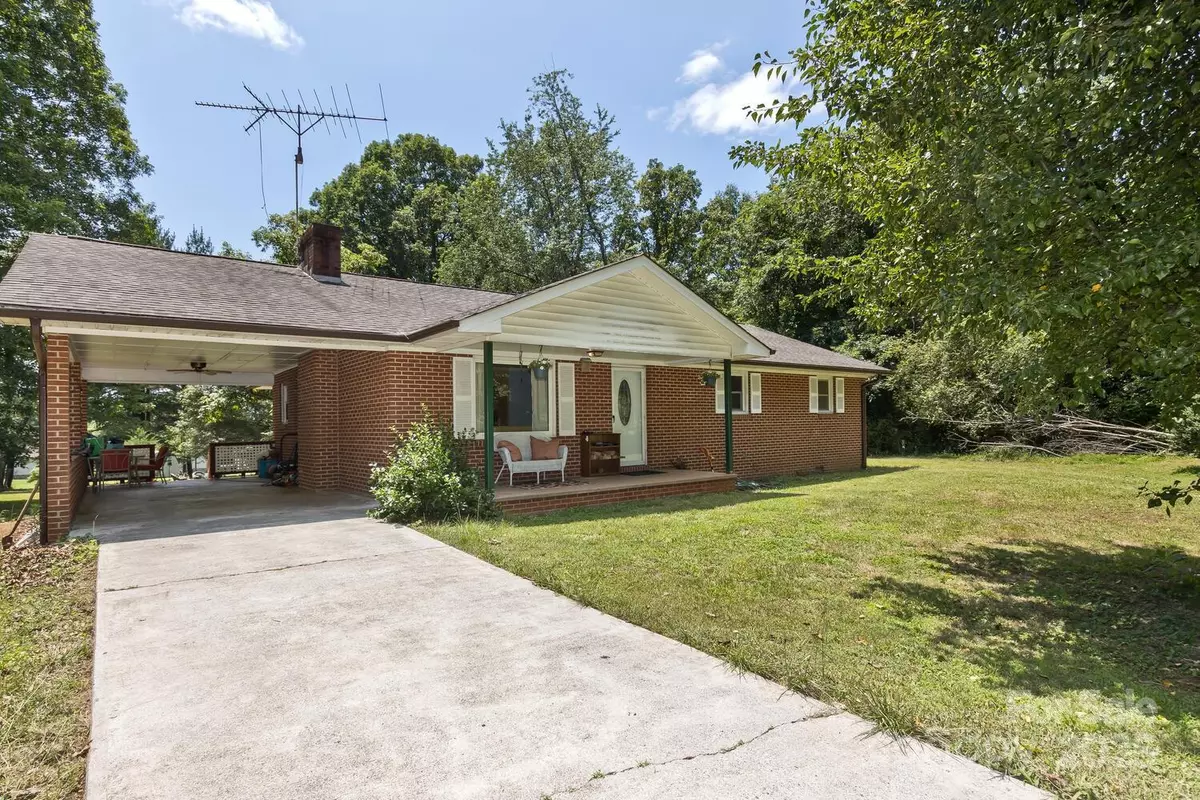 Morganton, NC 28655,117 White Pine LN