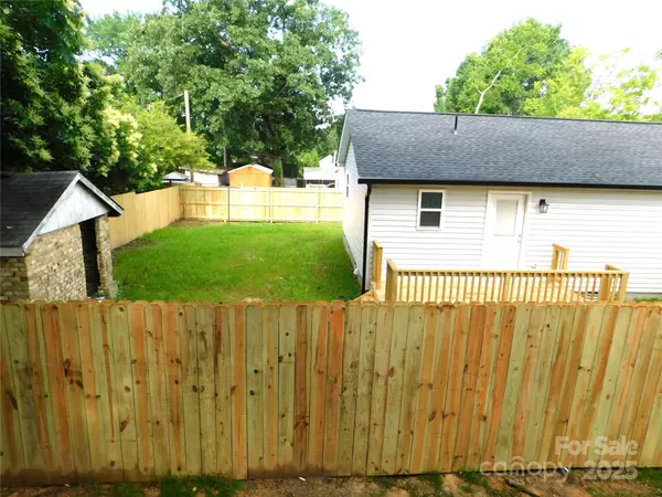 Stanley, NC 28164,109 W Poplar ST