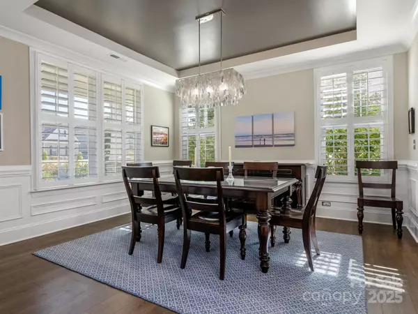 Matthews, NC 28104,5078 Hyannis CT