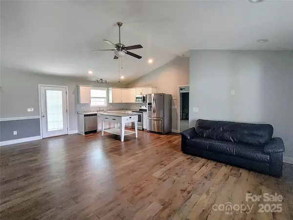 Taylorsville, NC 28681,295 Green Meadows DR