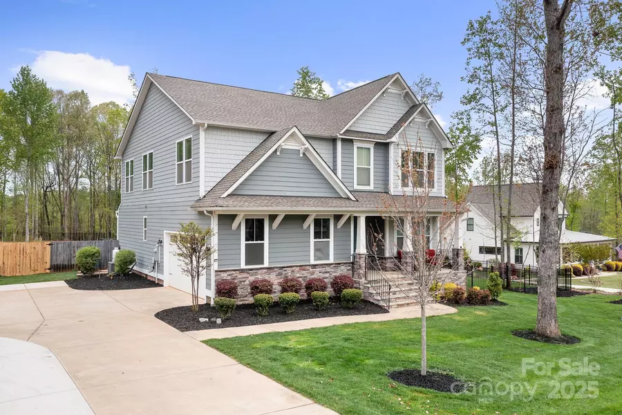 137 Brawley Woods LN, Mooresville, NC 28115