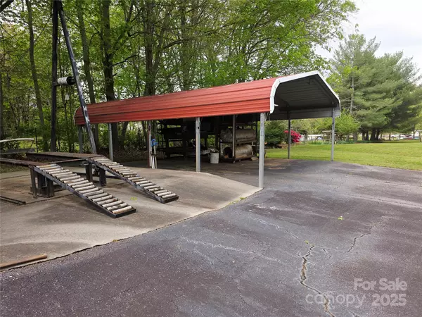 Stony Point, NC 28678,0 Halyburton RD